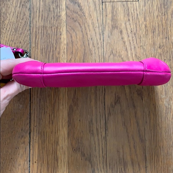 NWT Bright Magenta Coach Wristlet - Picture 4 of 7